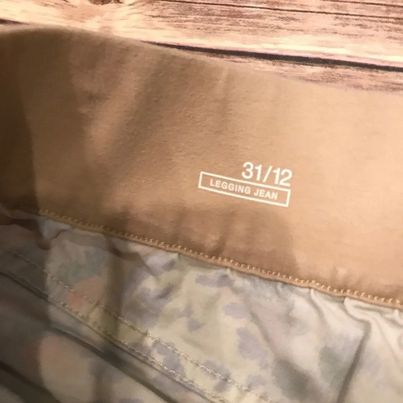 GAP Maternity Floral Jeggings - Picture 6 of 7